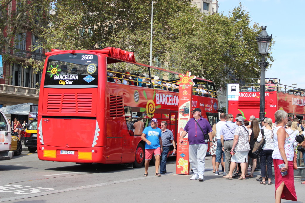 туристический автобус в Барселоне
